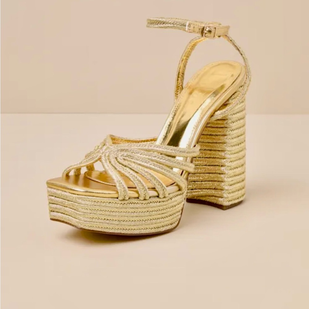Lulu's Seelah Gold Metallic Strappy Platform Sandals size 6